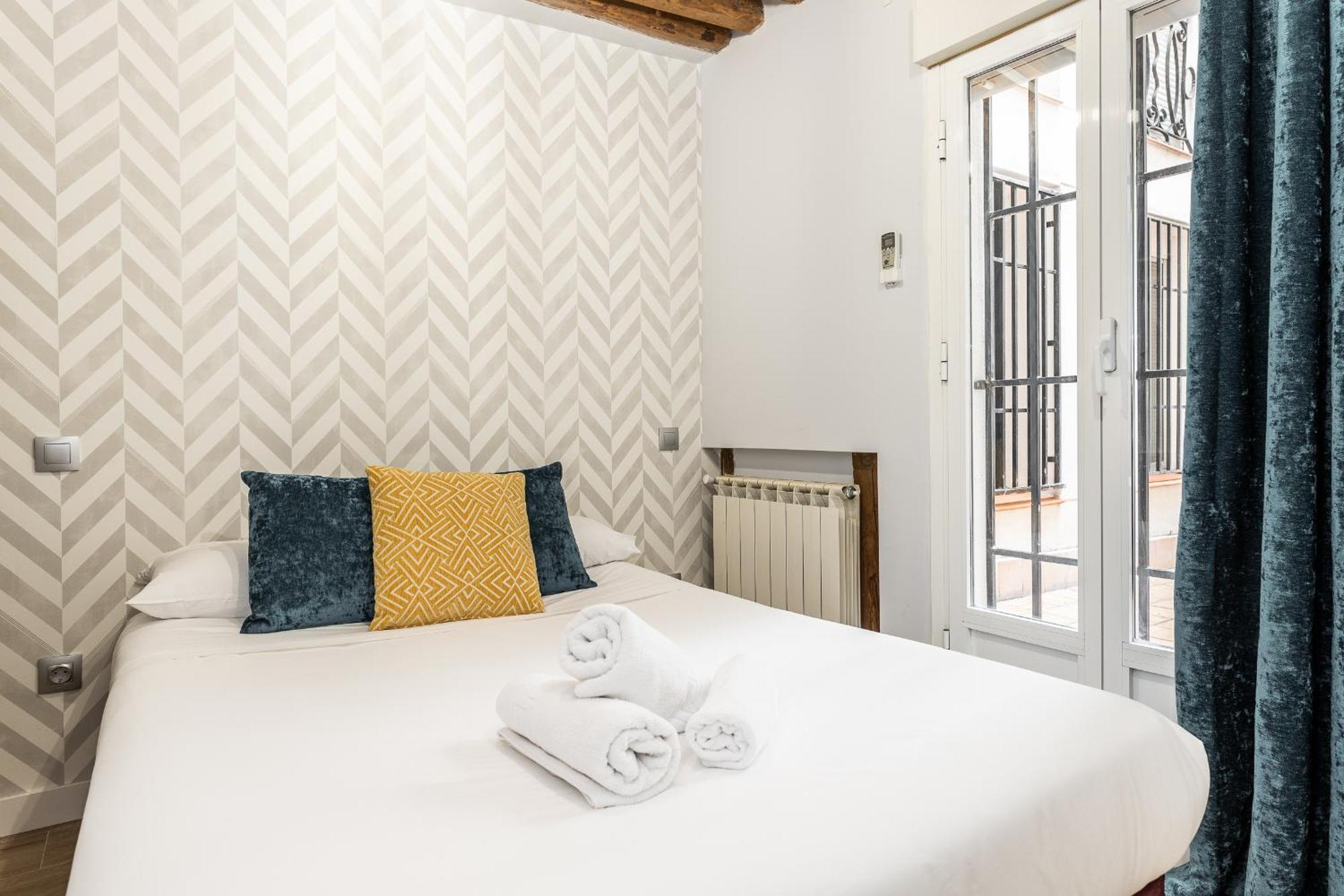 Waou Gran Via V - Alquiler Corta Duracion Apartment Madrid Bagian luar foto